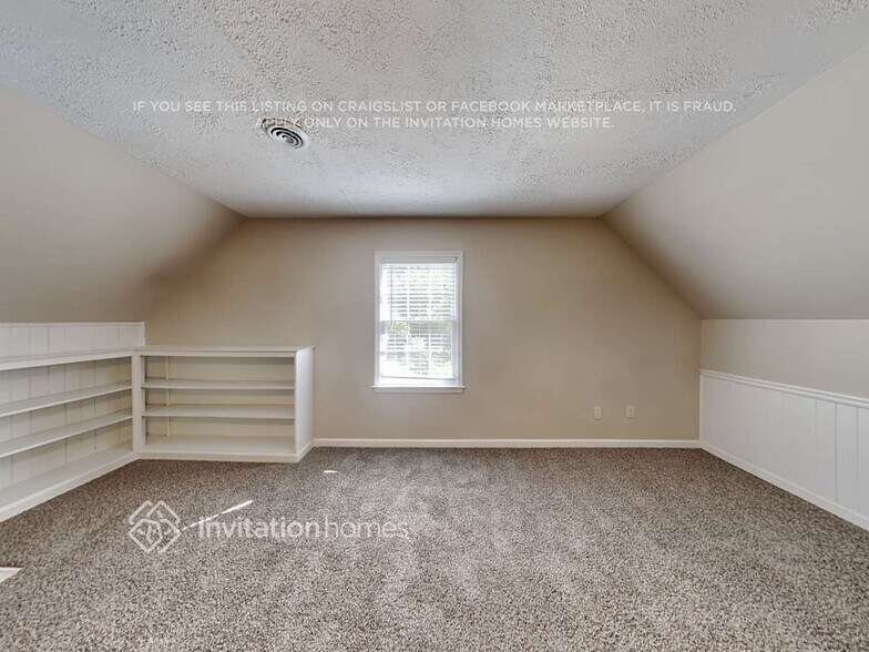 Building Photo - 1902 Pond Ridge Ct
