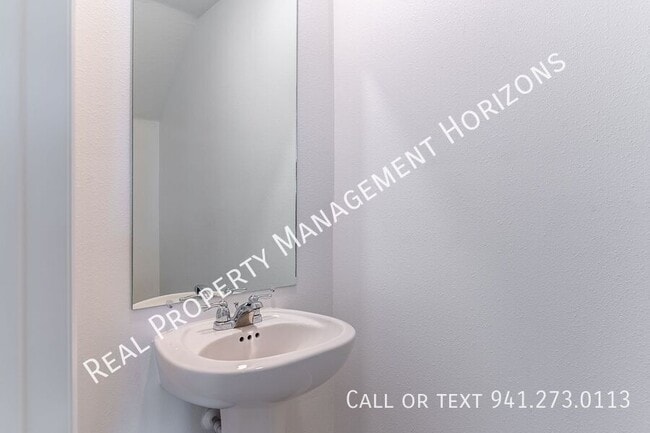 Building Photo - 10952 65th Ter E