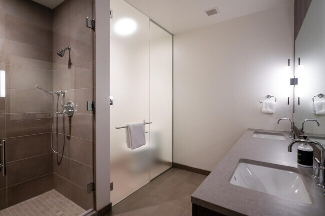 Building Photo - 4 Boathouse Way