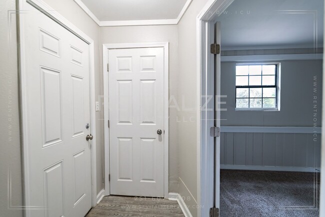 Building Photo - Adorable 3 Bedroom 1 Bathroom in Mobile!