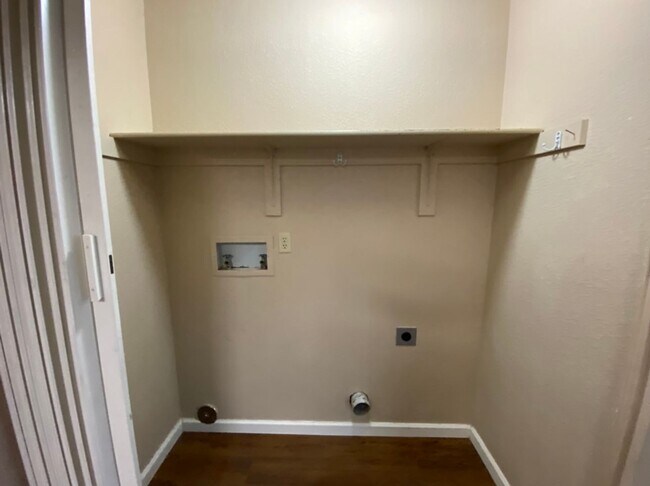Building Photo - Tuscany Place Triplex