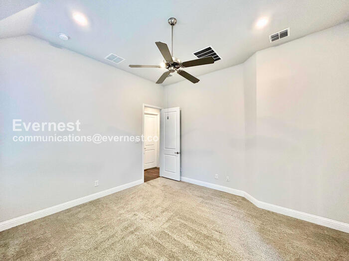 Building Photo - 5478 Bradford Green Trail