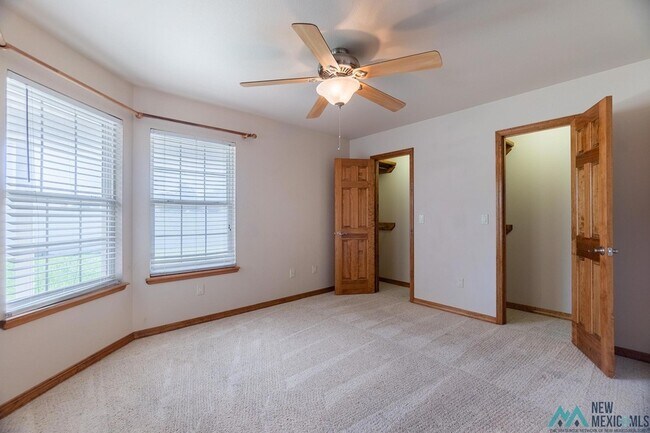 Building Photo - 3905 Springwood Dr