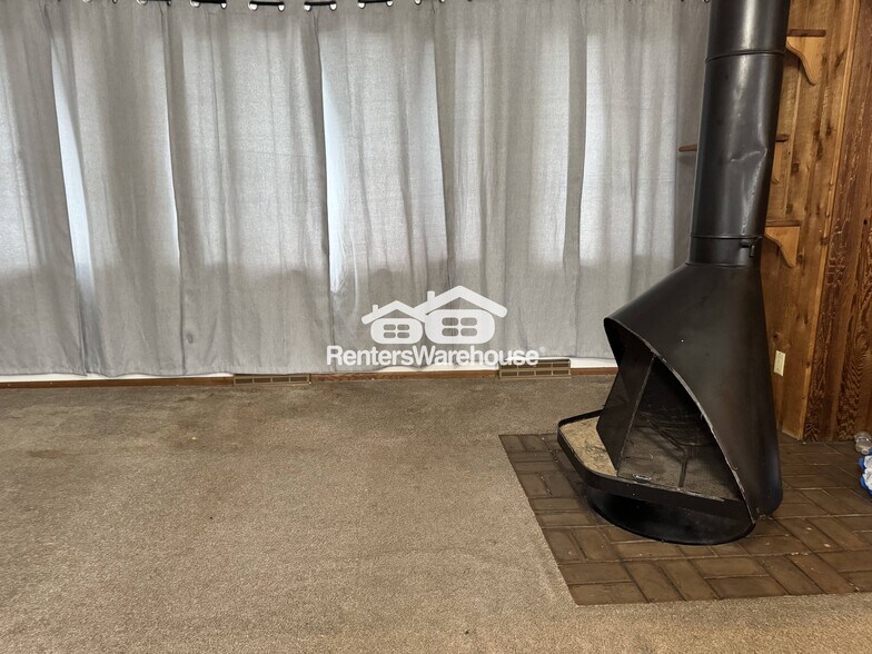 Building Photo - 1514 N Timber Rdg