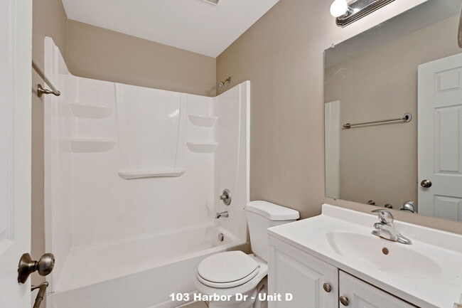 Building Photo - 103 Harbor Dr