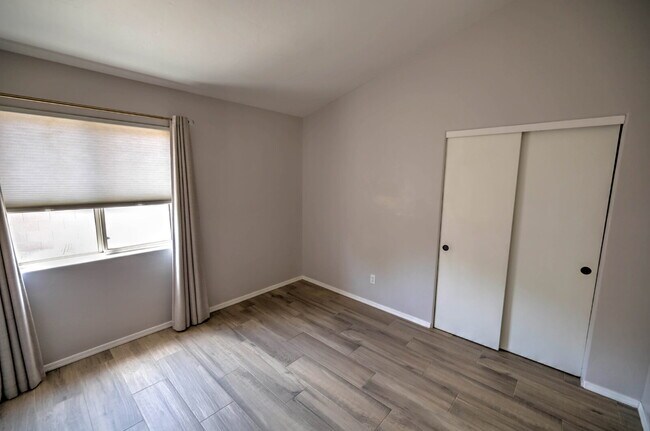 Building Photo - Smart East Side 3 Bedroom Home with EV cha...