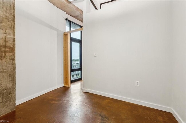 Building Photo - 412 St Pauls Blvd