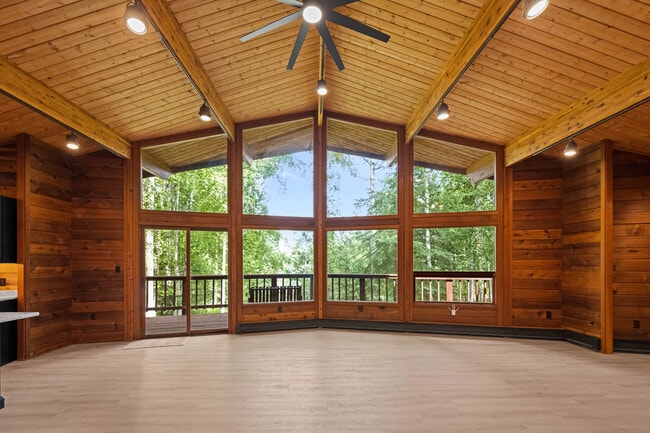 Building Photo - 726 Goldfinch Rd
