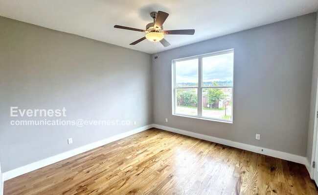 Building Photo - 1063 Montague Pl