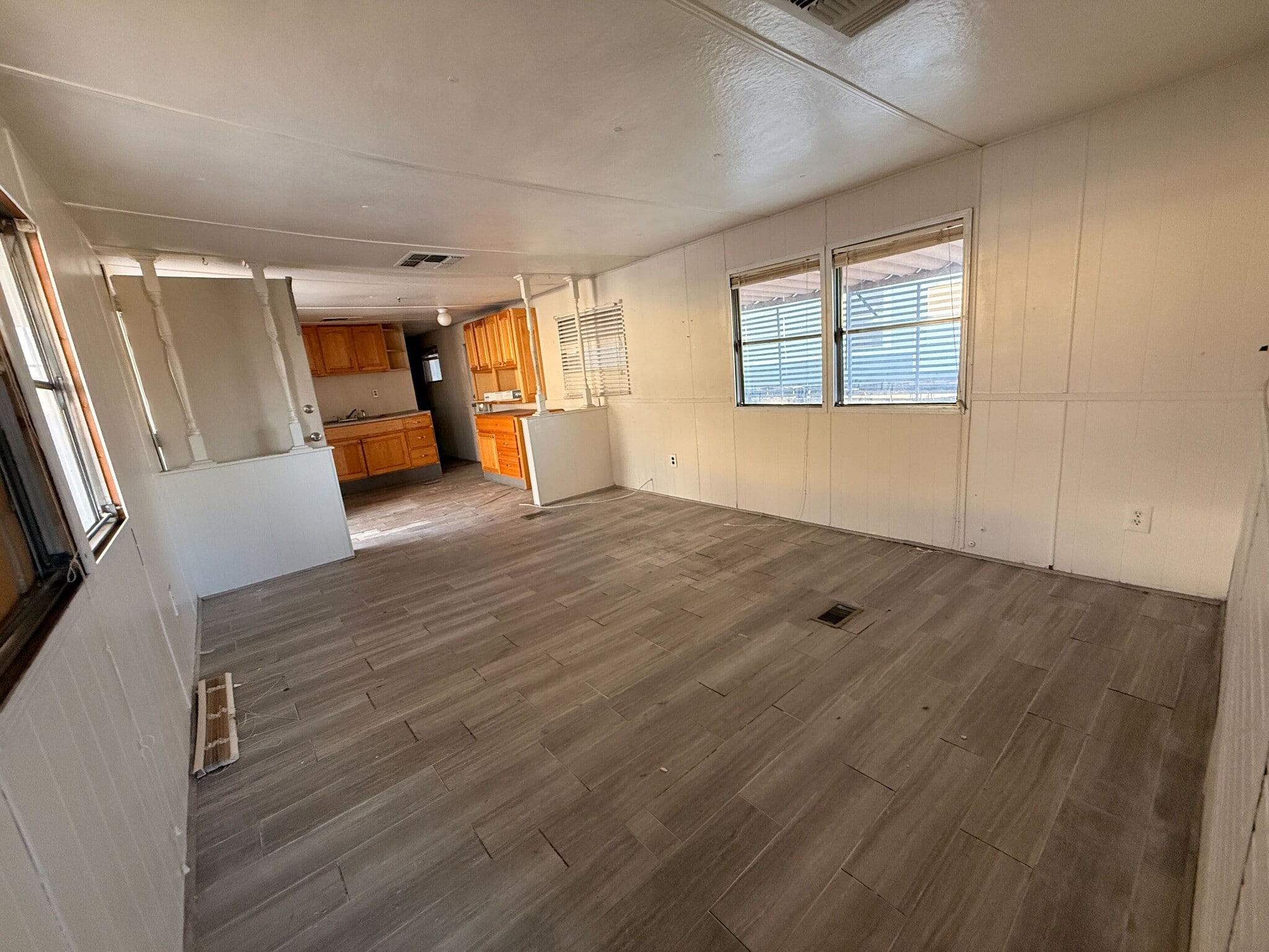 Building Photo - 3601 E Wyoming Ave