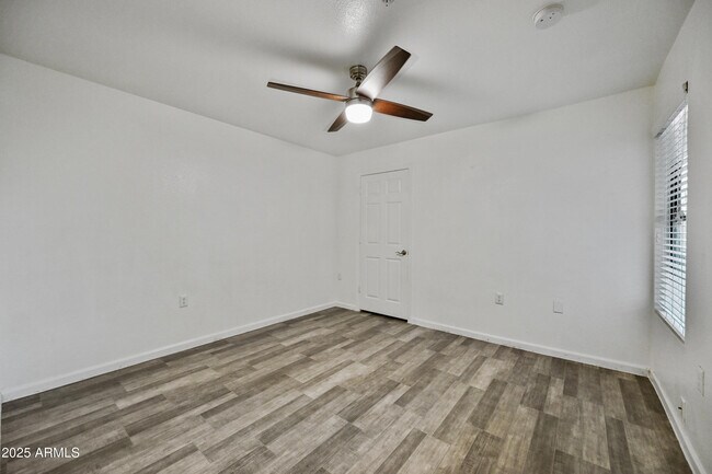 Building Photo - 3065 N 67th Ave