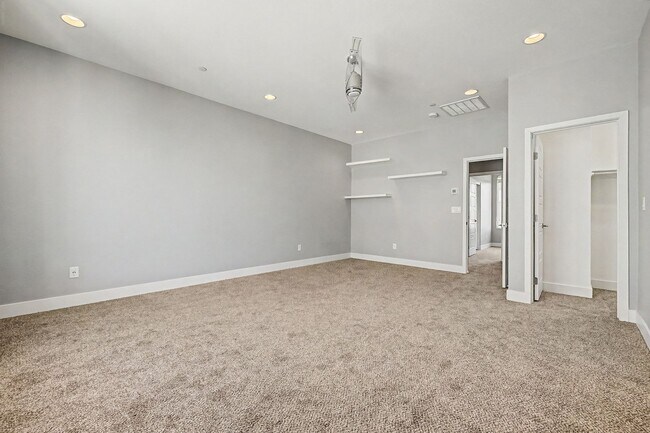 Building Photo - Modern Loft-Style Home Minutes from the Strip