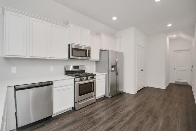 Building Photo - 11807 Kinlough Dr