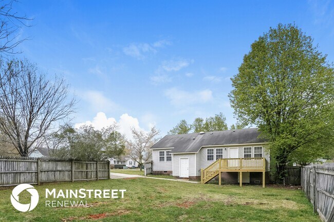 Building Photo - 1499 Smokey Mountain Dr