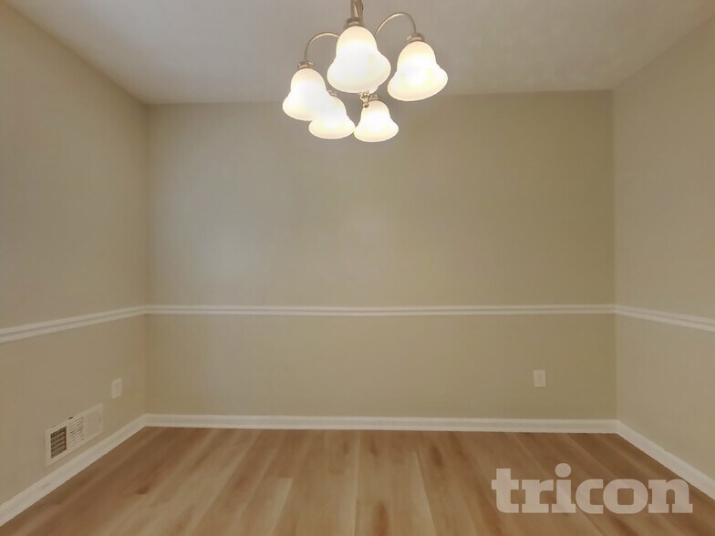 Building Photo - 55 6th Ave