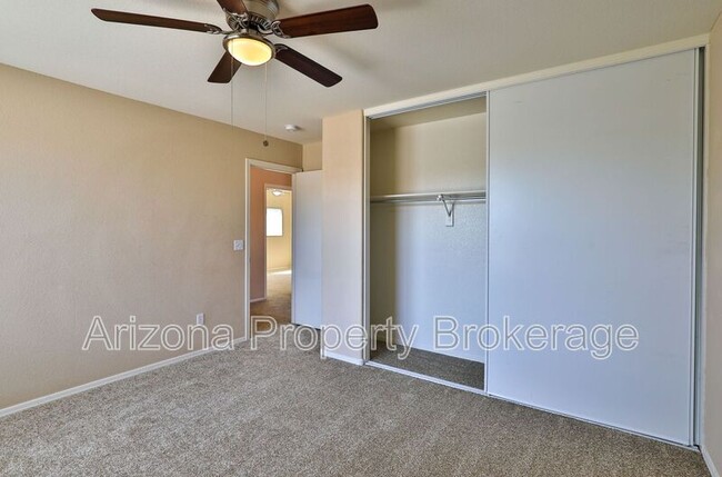 Building Photo - 1186 S Fresno Ct