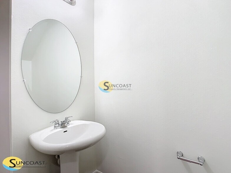 Building Photo - 3821 SW 43rd Ct