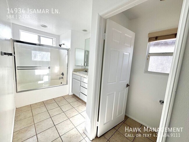 Building Photo - 14934 Isamar Ln