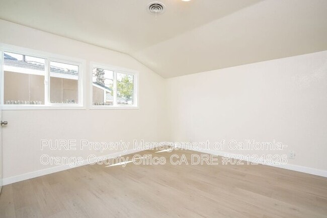 Building Photo - 5252 Sisson Dr