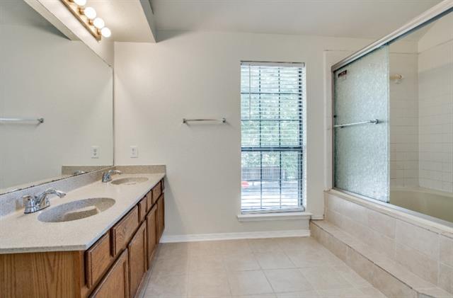 Building Photo - 2708 Cornell Dr