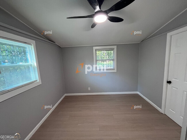 Building Photo - 4043 Lafayette Dr