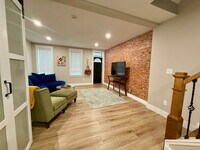 Building Photo - 521 Locust St