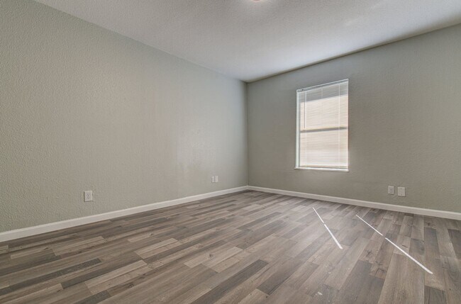 Building Photo - 3301 Dalton St