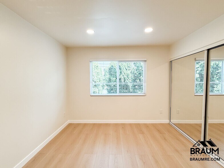 Building Photo - 5611 Fulcher Ave