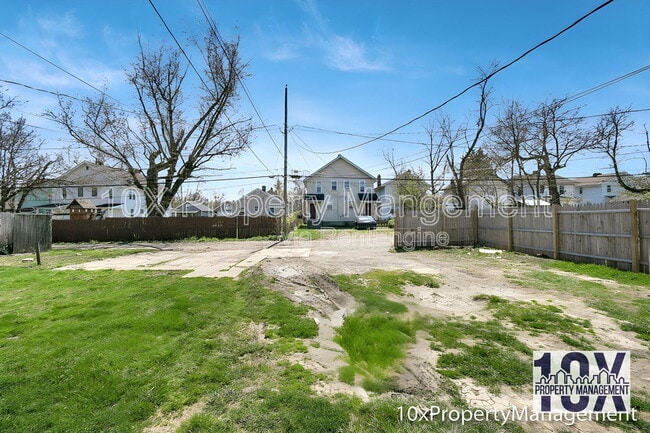 Building Photo - 1507 Duxberry Ave