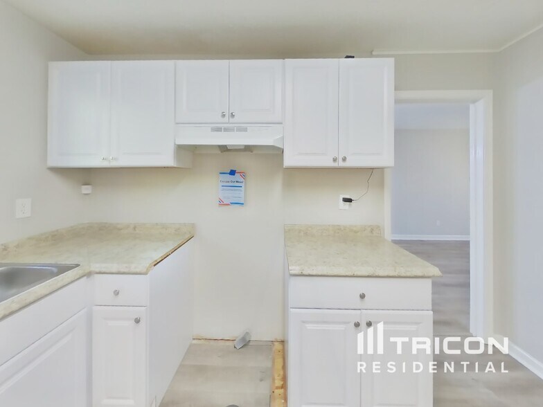 Building Photo - 30 Carriage Cir