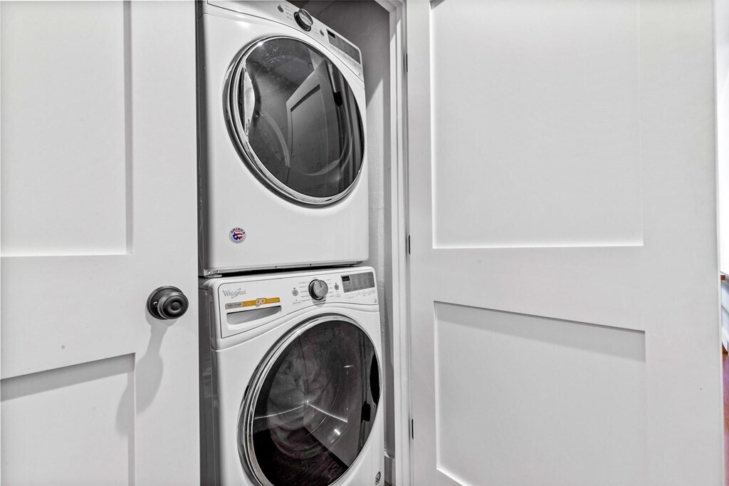 Building Photo - 241 Lexington St