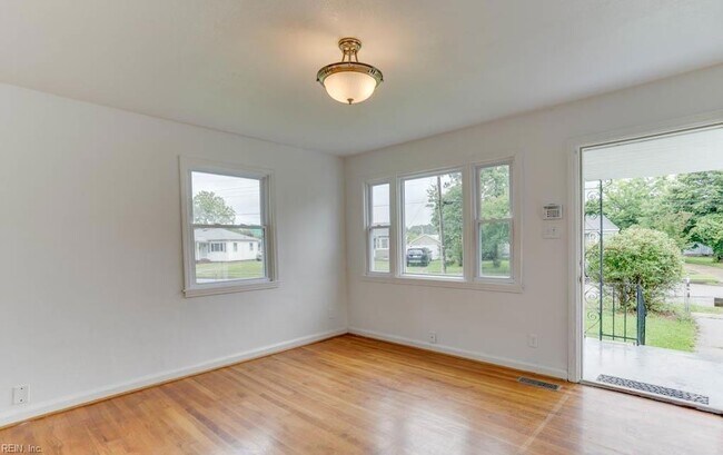 Building Photo - 7725 Fayver Ave