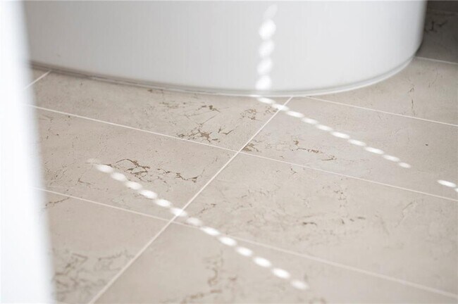 Building Photo - 1042 Winding Br Dr