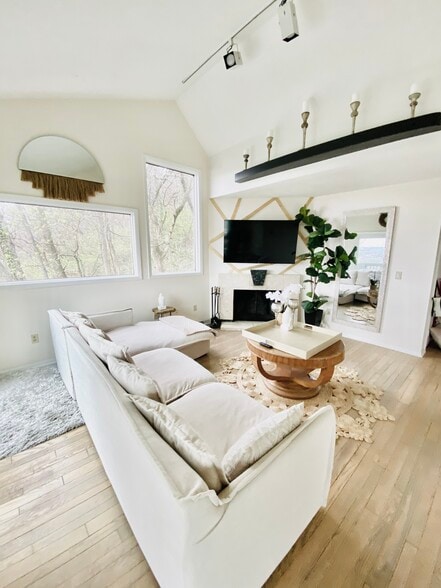 Building Photo - 2415 Maryland Ave