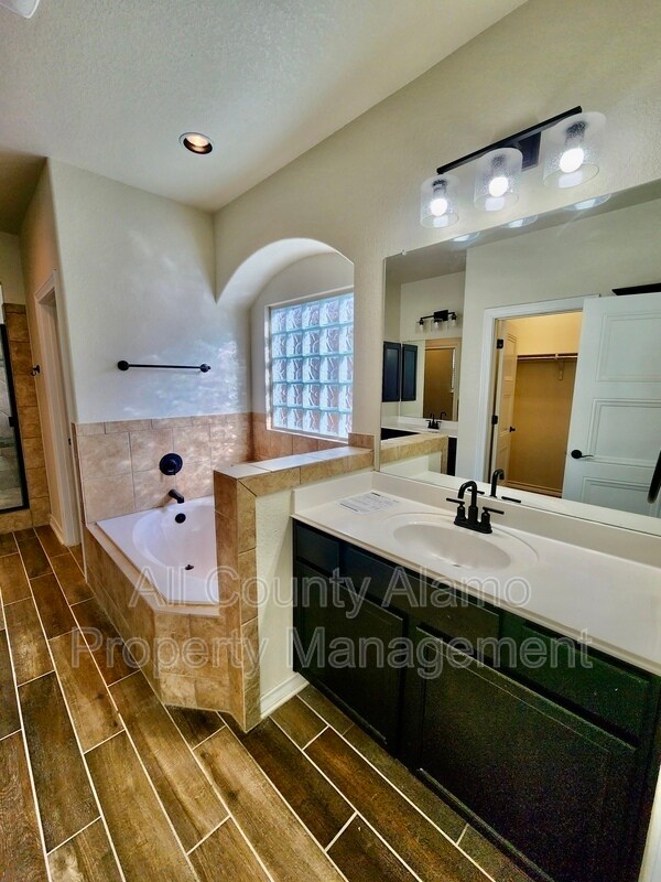 Building Photo - 8831 Kallison Arbor