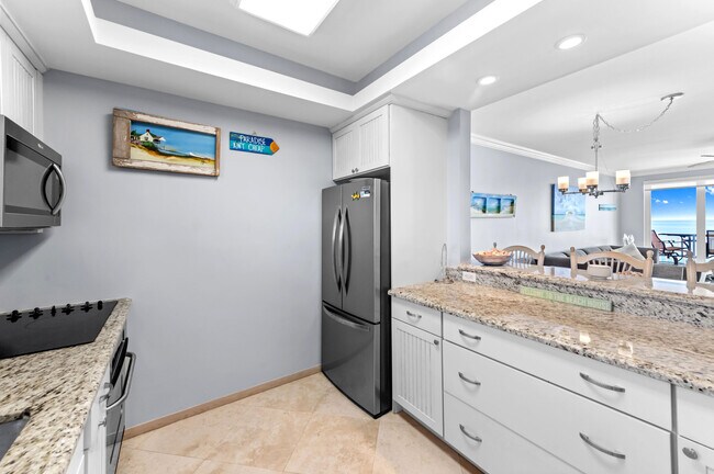 Building Photo - 2921 S Ocean Blvd