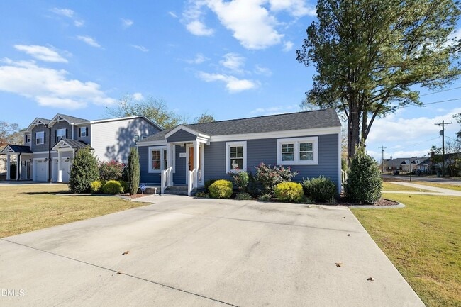 Building Photo - 209 S Walnut St