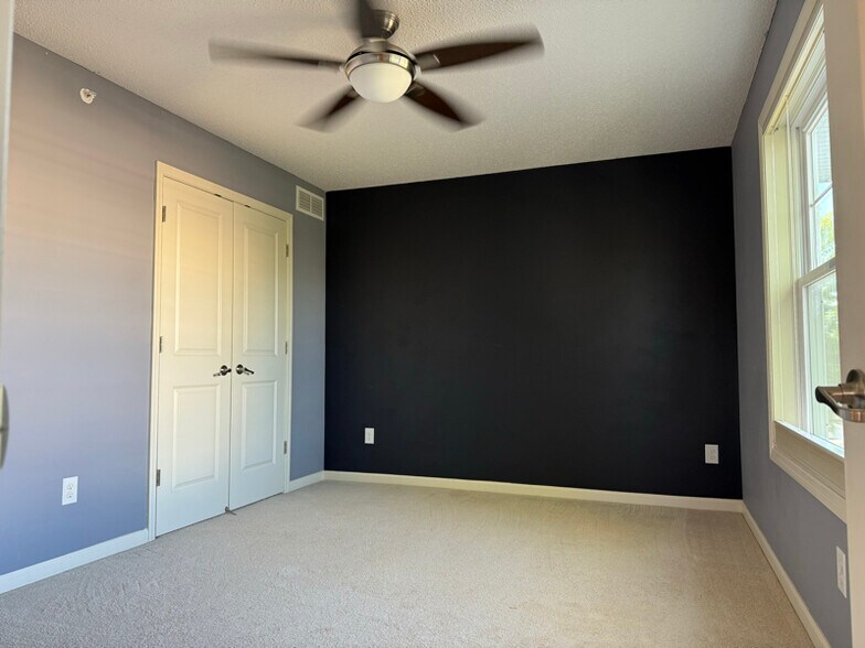 Building Photo - 15726 60th Ave N