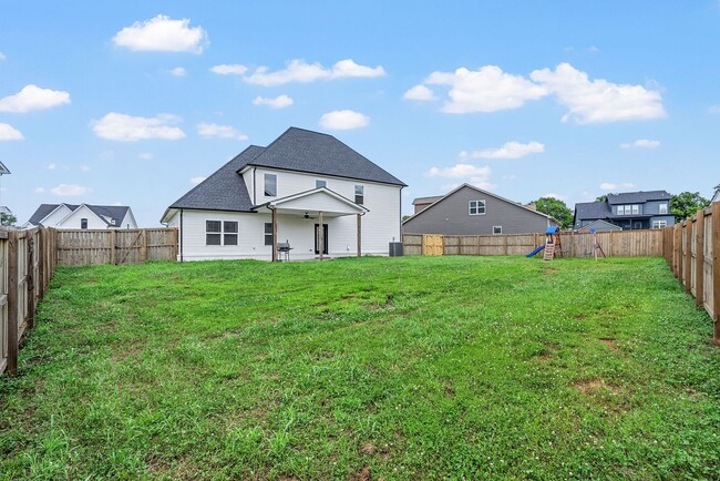 Building Photo - 4 Bedroom 2 1/2 Bath Home For Rent Near Ex...