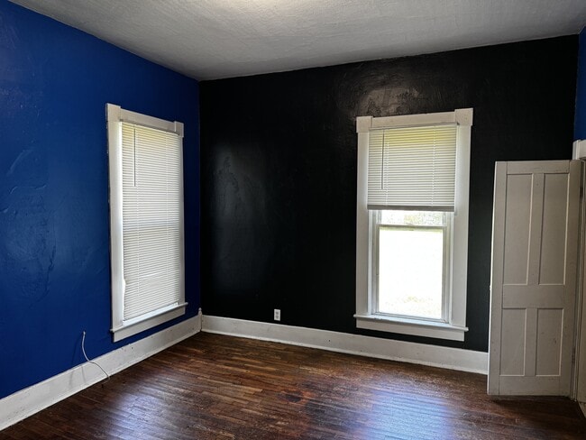 Building Photo - 202 N Plum St