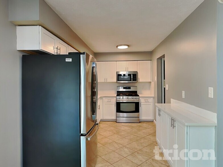 Building Photo - 155 Rock Garden Terrace N W