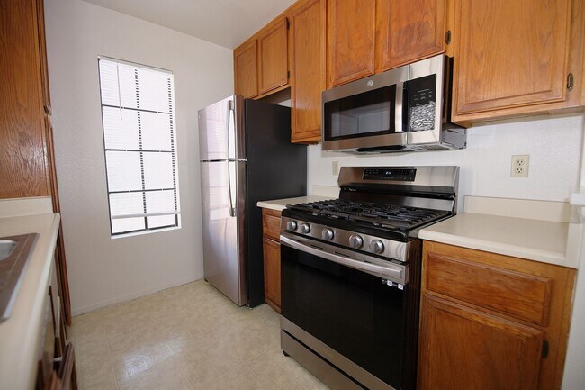 Building Photo - SOUTHWEST - LAS CASITAS CONDO