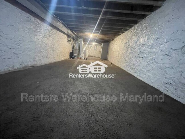 Building Photo - 1427 Poplar Grove St