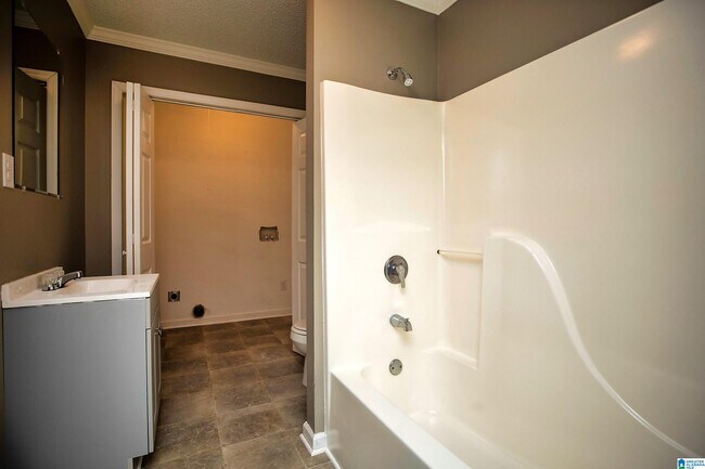 Building Photo - 8941 Glendale Dr