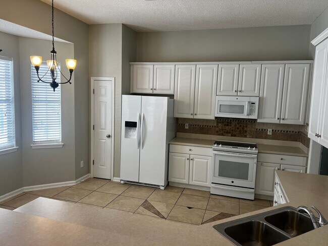 Building Photo - 404 Blackberry Ln