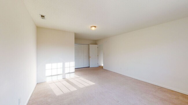 Building Photo - 216 Smallwood Rd