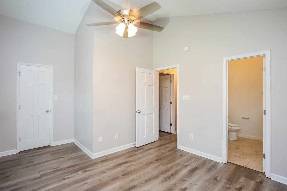 Building Photo - 8908 Chesham Dr