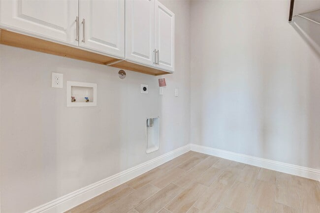 Building Photo - 1819 Golden Cape Dr