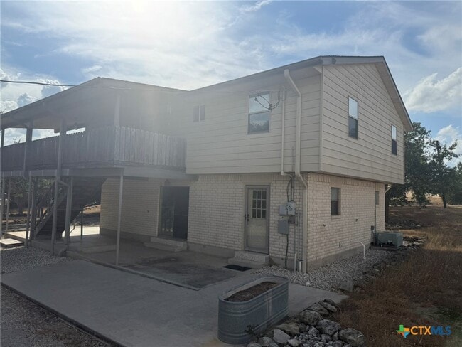 Building Photo - 275 Halm Dr