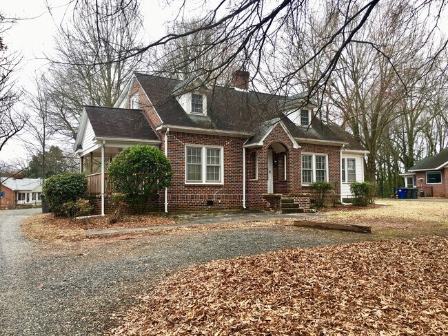 Building Photo - 1518 Polo Rd